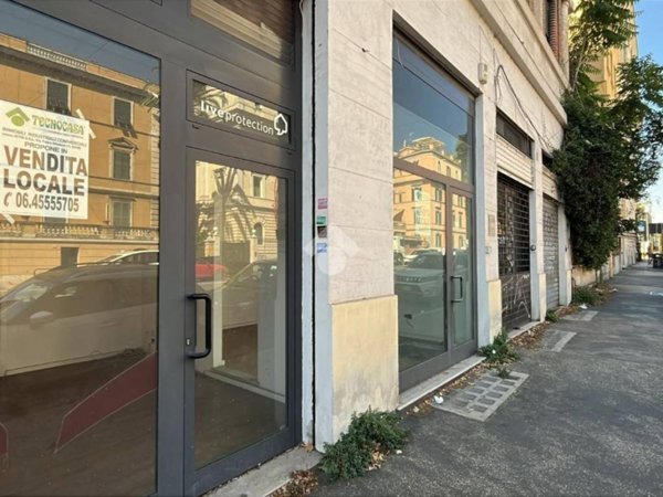 negozio in vendita a Roma in zona Nomentano