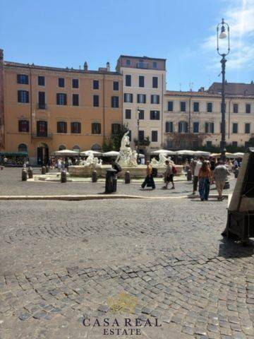 appartamento in vendita a Roma in zona Parione/Sant'Eustachio