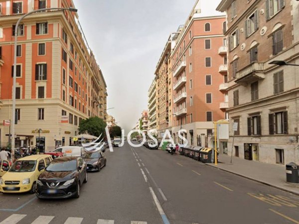 negozio in vendita a Roma in zona Nomentano
