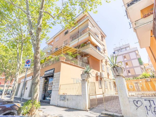 appartamento in vendita a Roma in zona Prenestino-Centocelle
