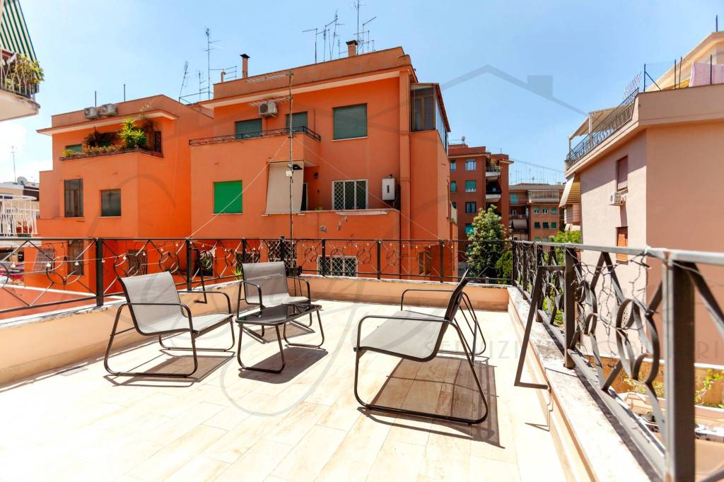 appartamento in vendita a Roma in zona Tuscolano