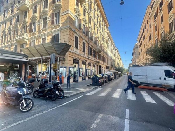 negozio in vendita a Roma in zona Centro Storico
