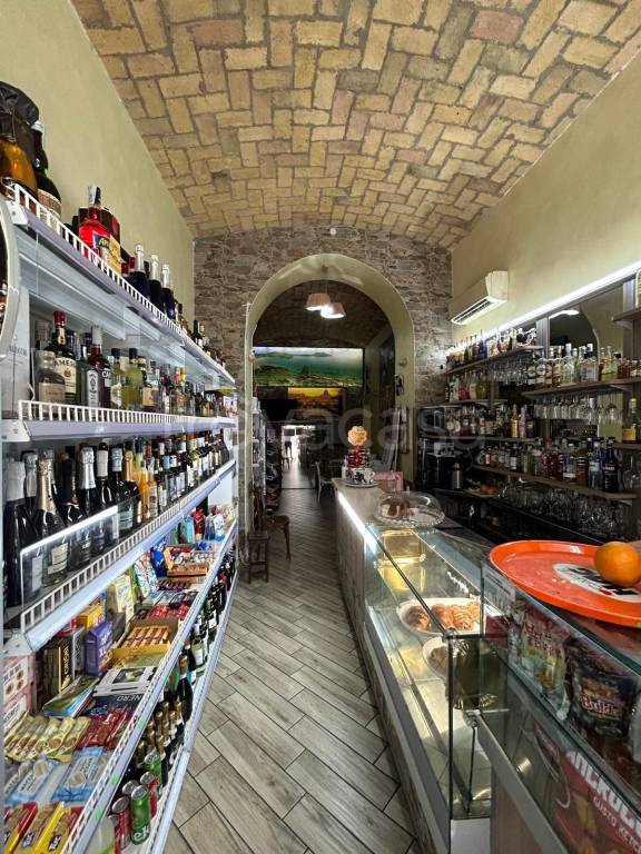negozio in vendita a Roma in zona Esquilino