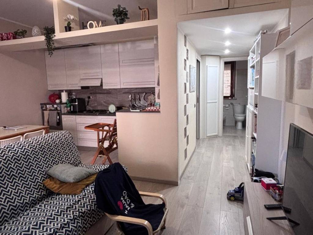 appartamento in vendita a Roma in zona Tor de' Cenci