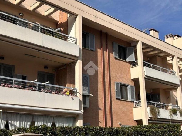 appartamento in vendita a Roma in zona Appio Pignatelli