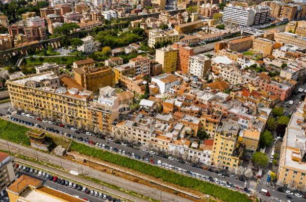 appartamento in vendita a Roma in zona Prenestino-Labicano