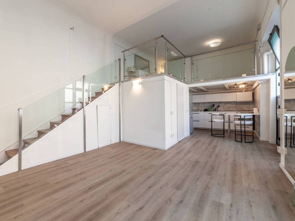 appartamento in vendita a Roma in zona Appio Latino