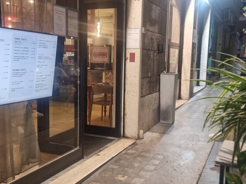negozio in vendita a Roma in zona Trionfale