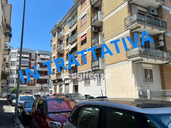 appartamento in vendita a Roma in zona Ardeatino