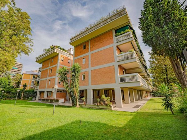 appartamento in vendita a Roma in zona EUR