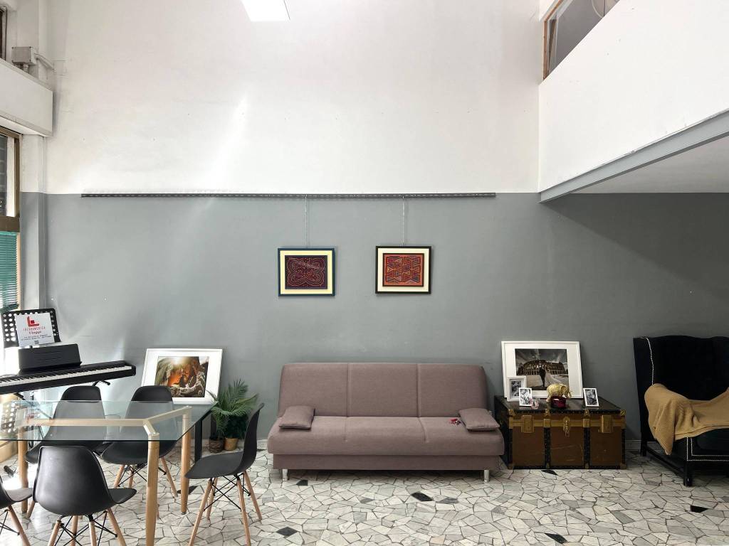 negozio in vendita a Roma in zona Tuscolano