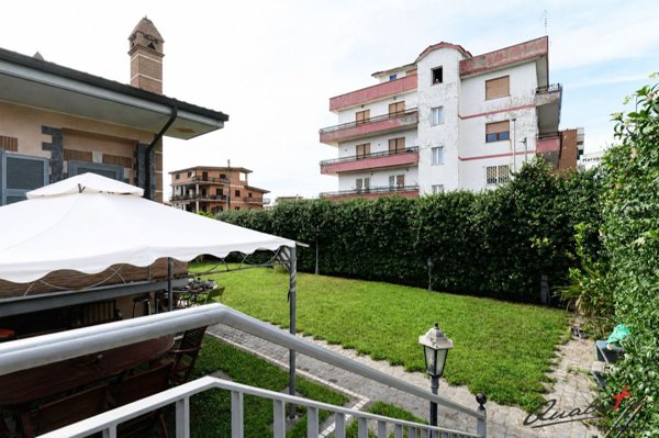 casa indipendente in vendita a Roma in zona Torre Gaia