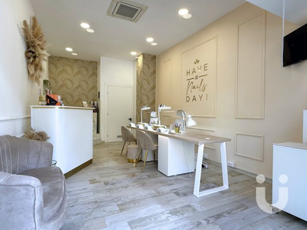 negozio in vendita a Roma in zona Ostia