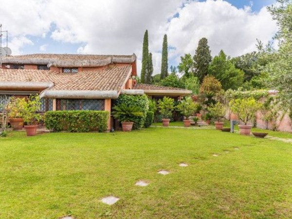 casa indipendente in vendita a Roma in zona Monte Sacro/Talenti