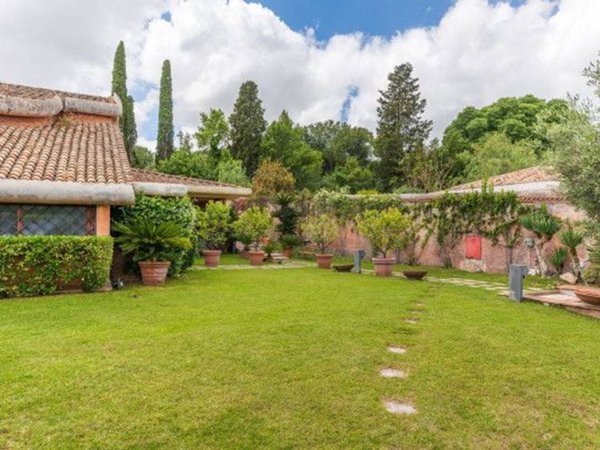 casa indipendente in vendita a Roma in zona Monte Sacro/Talenti