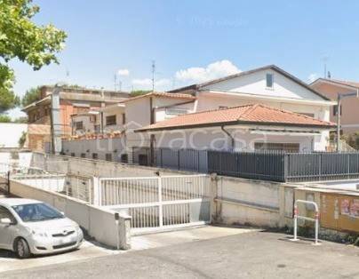 casa indipendente in vendita a Roma in zona Torre Angela