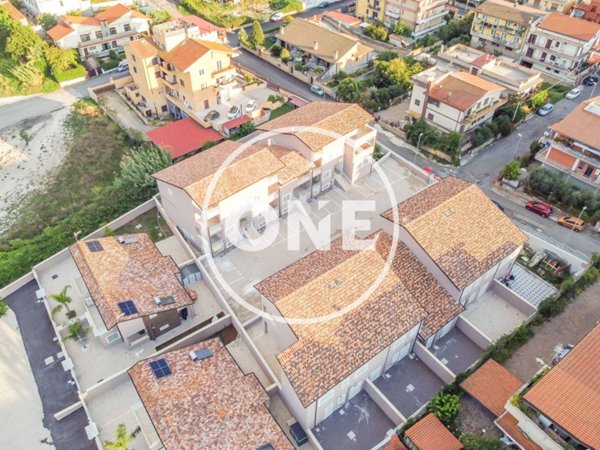 casa indipendente in vendita a Roma in zona Ponte di Nona