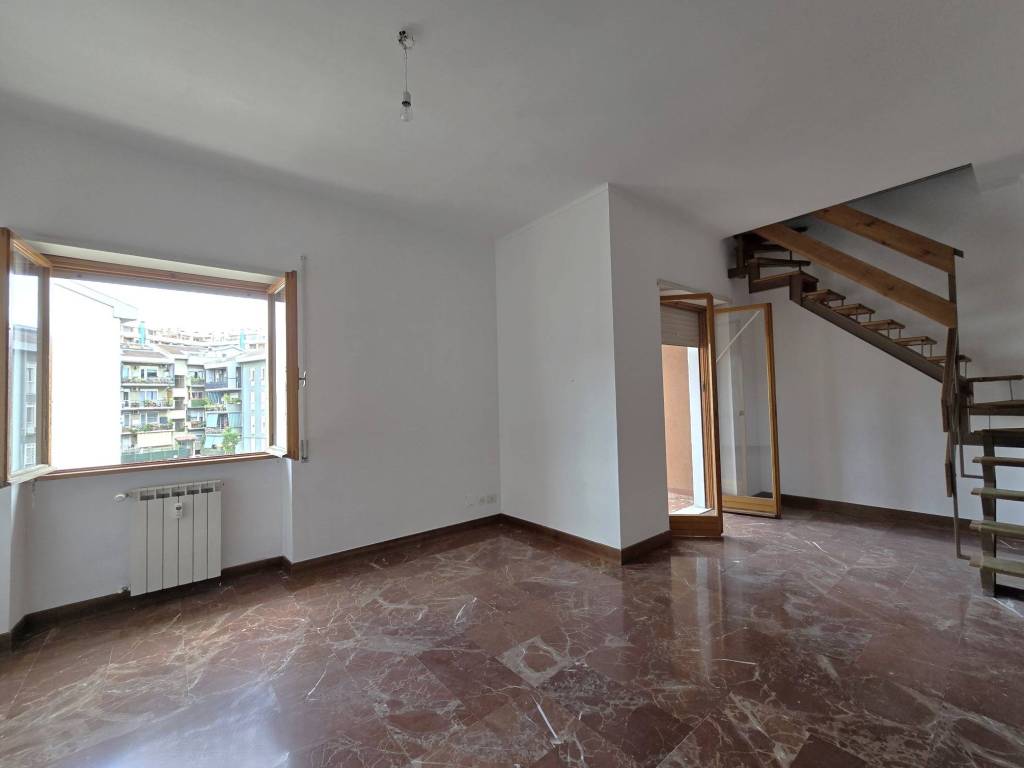 appartamento in vendita a Roma in zona Axa