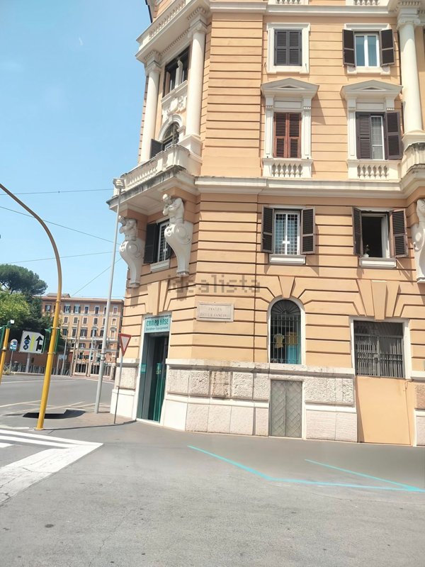 appartamento in vendita a Roma in zona Nomentano