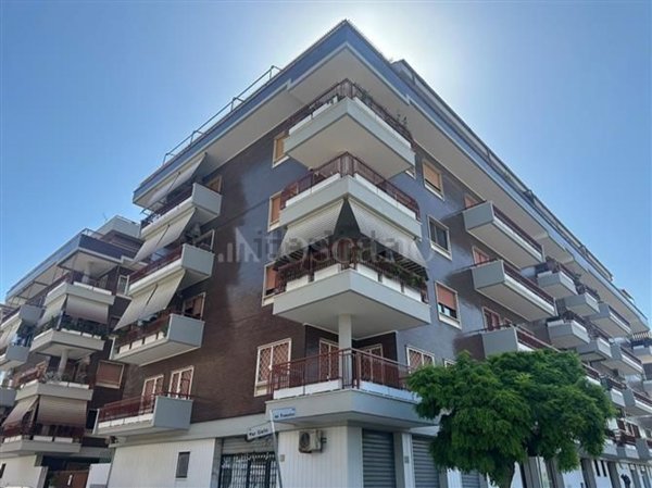 appartamento in vendita a Roma in zona Ostia