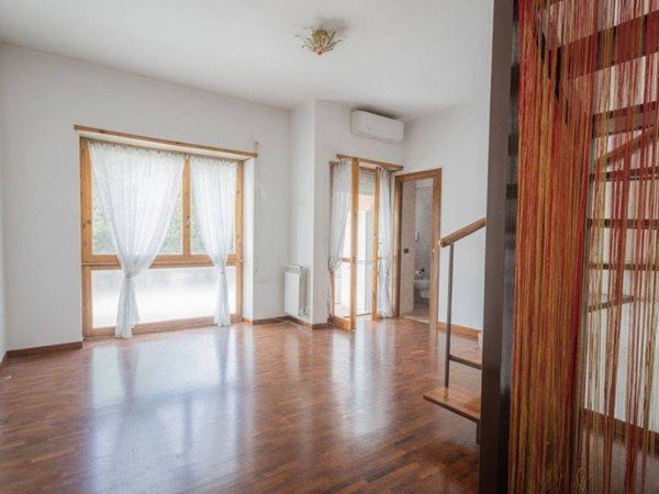 appartamento in vendita a Roma in zona Tre Pini - Poggio dei Fiori