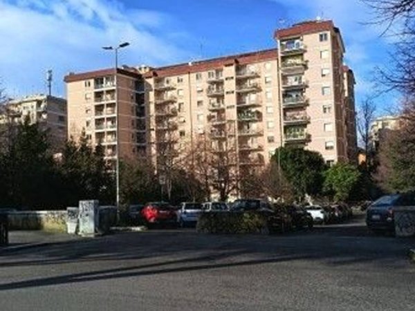 appartamento in vendita a Roma in zona Ostiense