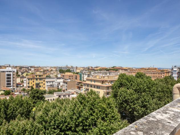 appartamento in vendita a Roma in zona Prenestino-Labicano