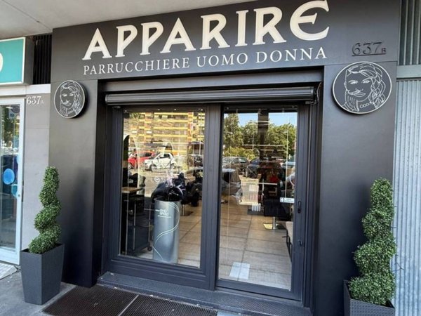 negozio in vendita a Roma in zona Tuscolano