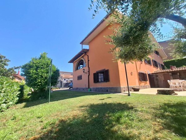 casa indipendente in vendita a Roma in zona Torrione Cerquetta