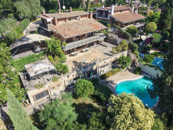 casa indipendente in vendita a Roma in zona EUR
