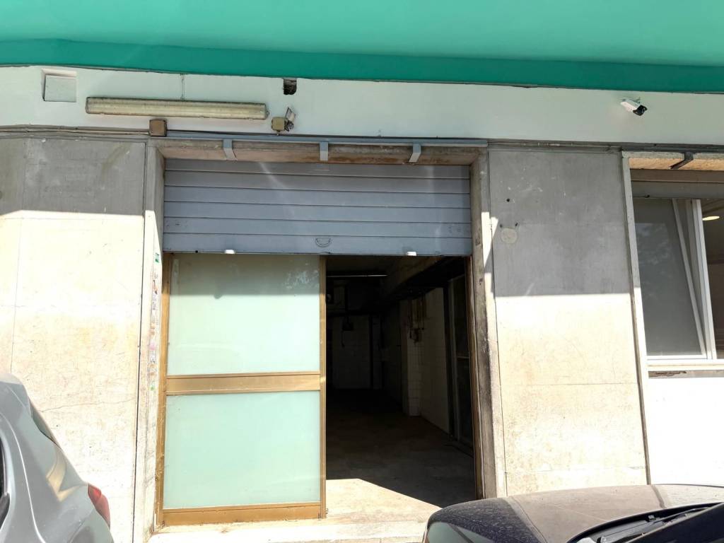 negozio in vendita a Roma in zona Prenestino-Labicano