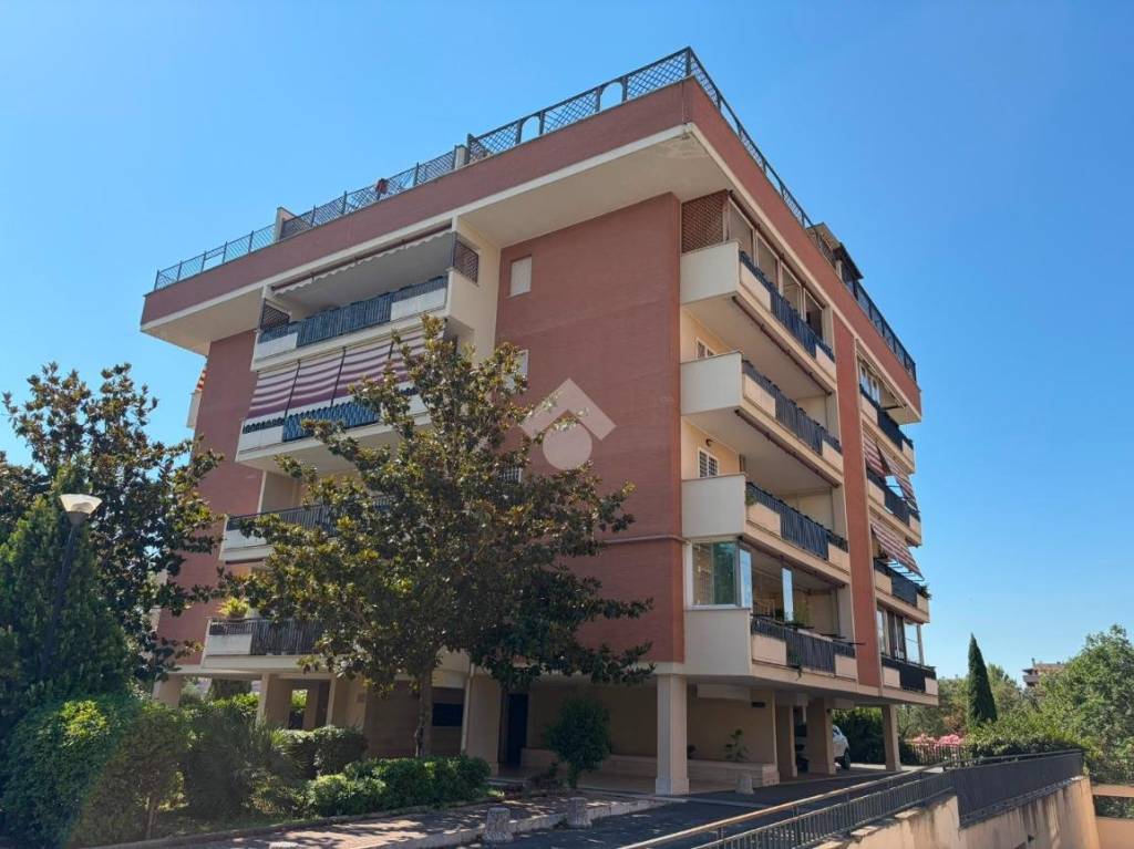 appartamento in vendita a Roma in zona Ponte di Nona