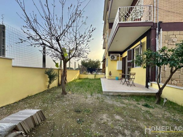 appartamento in vendita a Roma in zona Finocchio