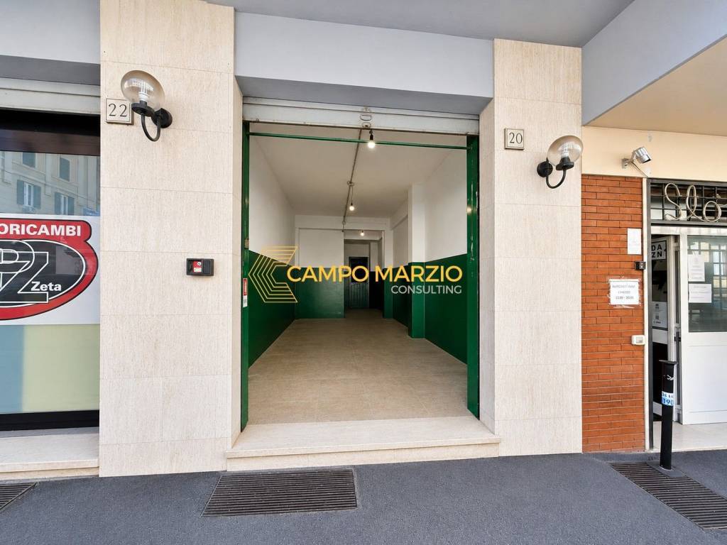 negozio in vendita a Roma in zona Aurelio