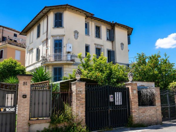appartamento in vendita a Roma in zona Prenestino-Labicano