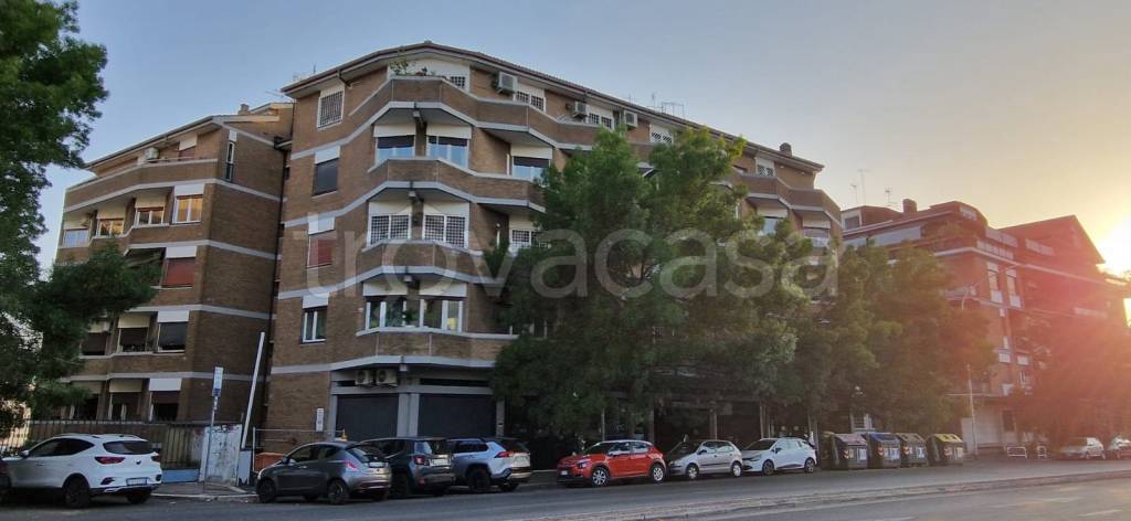 appartamento in vendita a Roma in zona Ostiense