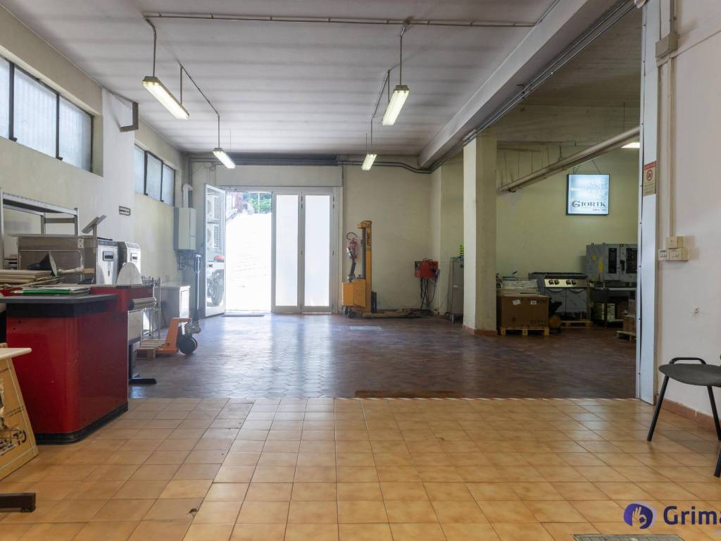 negozio in vendita a Roma in zona Giuliano Dalmata