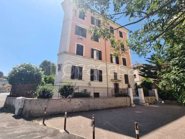 appartamento in vendita a Roma in zona Appio Claudio