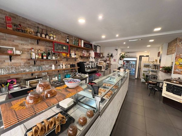 negozio in vendita a Roma in zona Prenestino-Centocelle