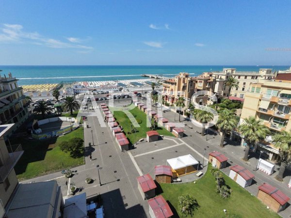appartamento in vendita a Roma in zona Ostia