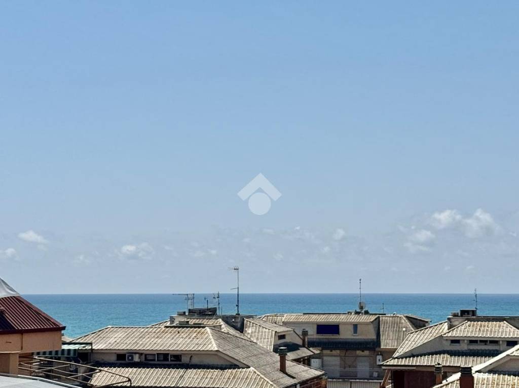 appartamento in vendita a Roma in zona Ostia