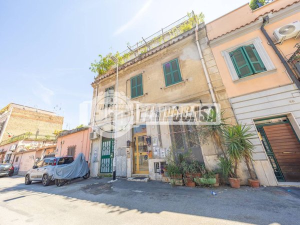 appartamento in vendita a Roma in zona Prenestino-Labicano