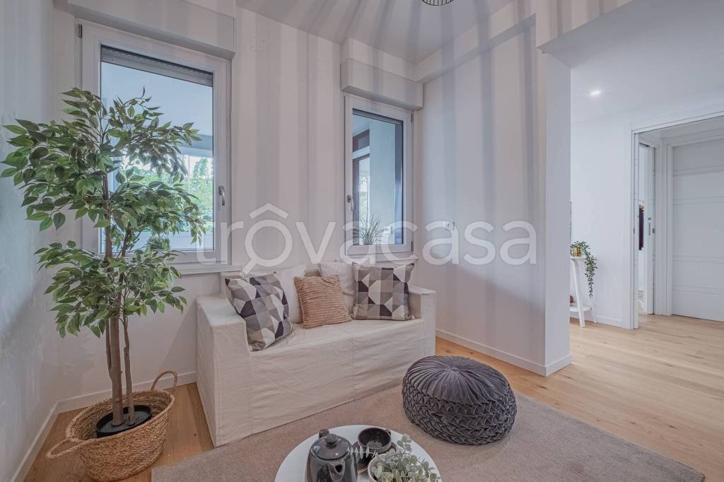 appartamento in vendita a Roma in zona EUR