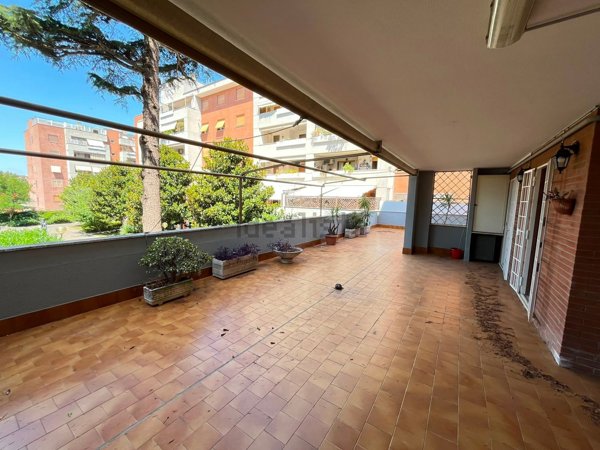 appartamento in vendita a Roma in zona Dragoncello