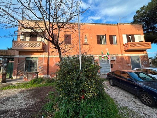 negozio in vendita a Roma in zona Appio Claudio
