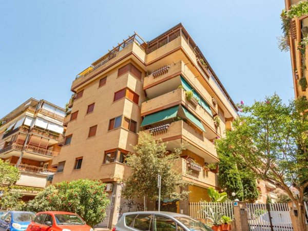 appartamento in vendita a Roma in zona Ostia