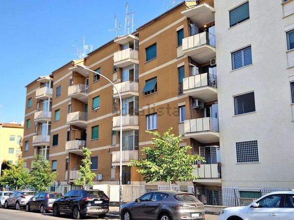 appartamento in vendita a Roma in zona Ostiense