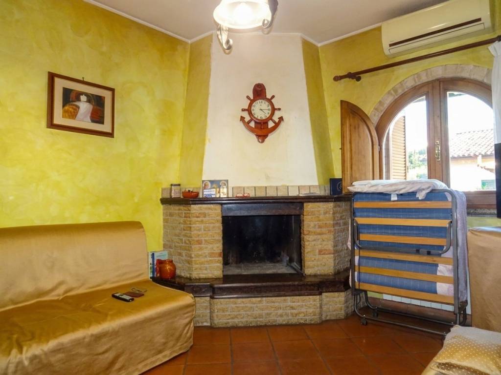 casa indipendente in vendita a Roma in zona Lunghezza