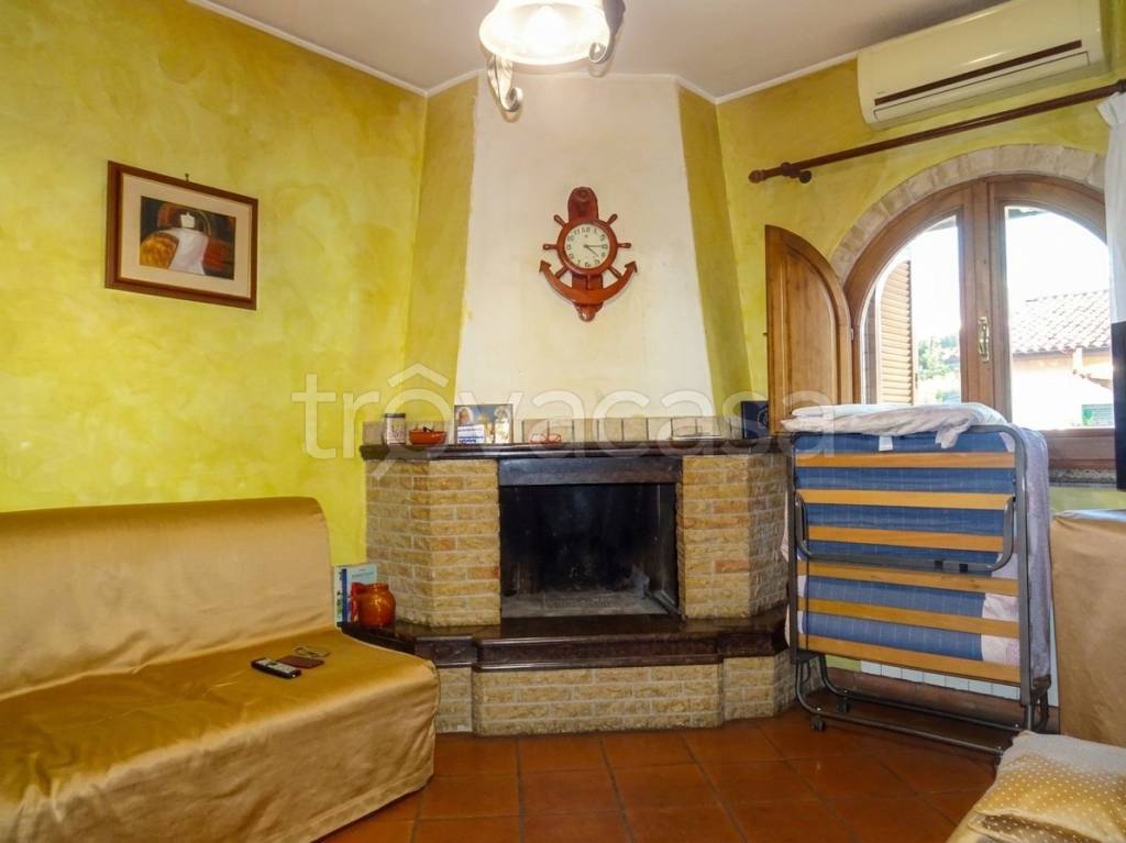 casa indipendente in vendita a Roma in zona Lunghezza