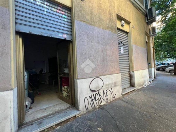negozio in vendita a Roma in zona Appio Latino